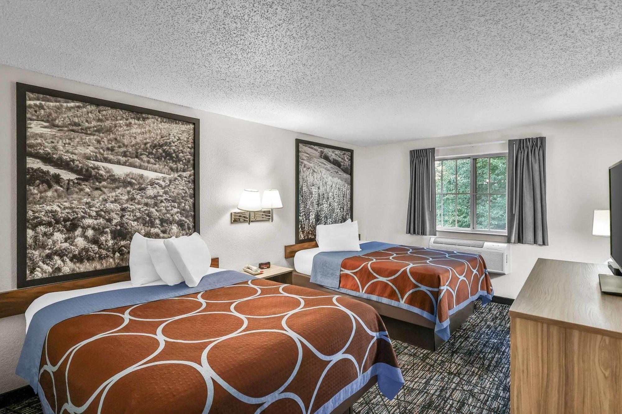 Queen Room with Two Queen Beds - Non-Smoking
