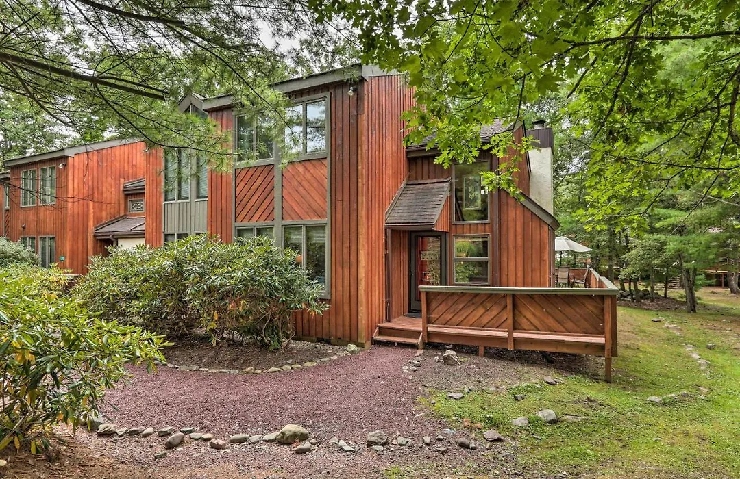 Poconos Townhome 100 Ft From Big Boulder Lake!-1