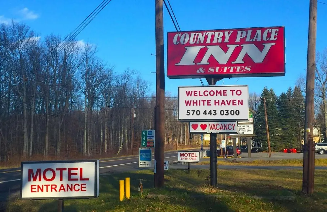 Country Place Inn And Suites White Haven-1