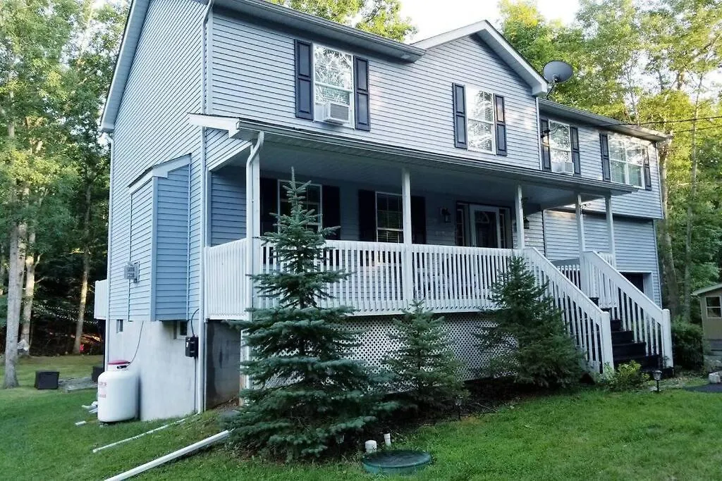 *Amenity-Filled Waterfront Oasis @Saw Creek Estates Near Waterfalls And Hiking*-1