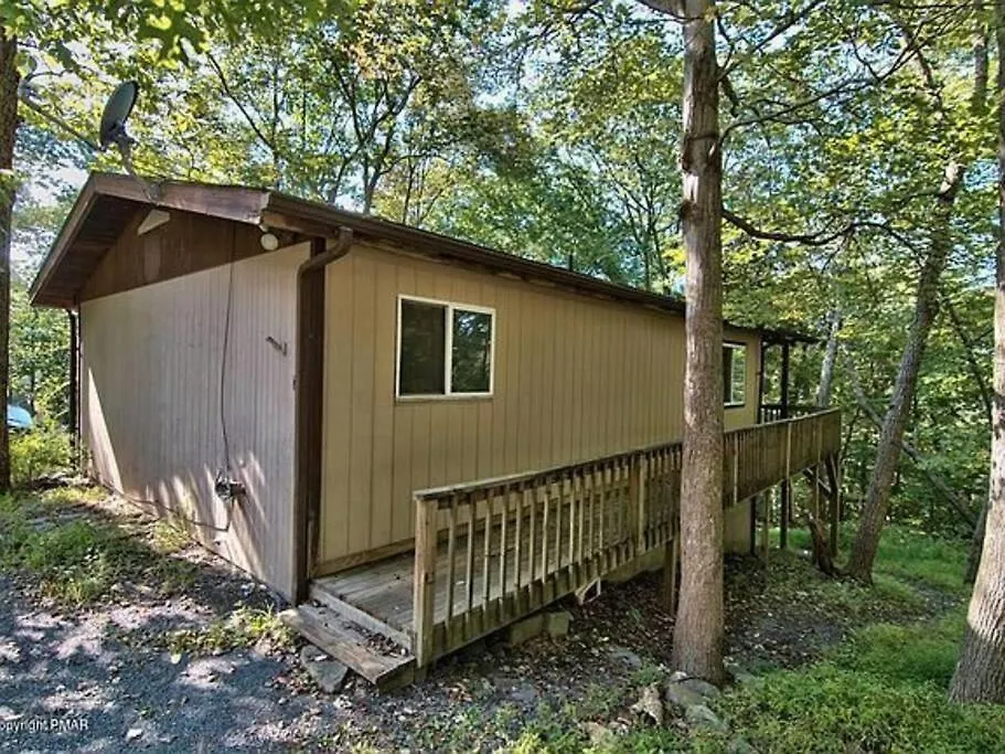 Clubhouse Lakeview Chalet-1