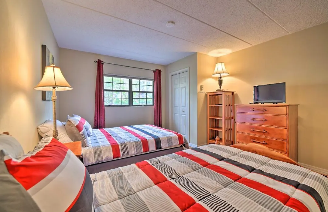 Cozy Lake Harmony Condo, Patio With Lake Views!-1
