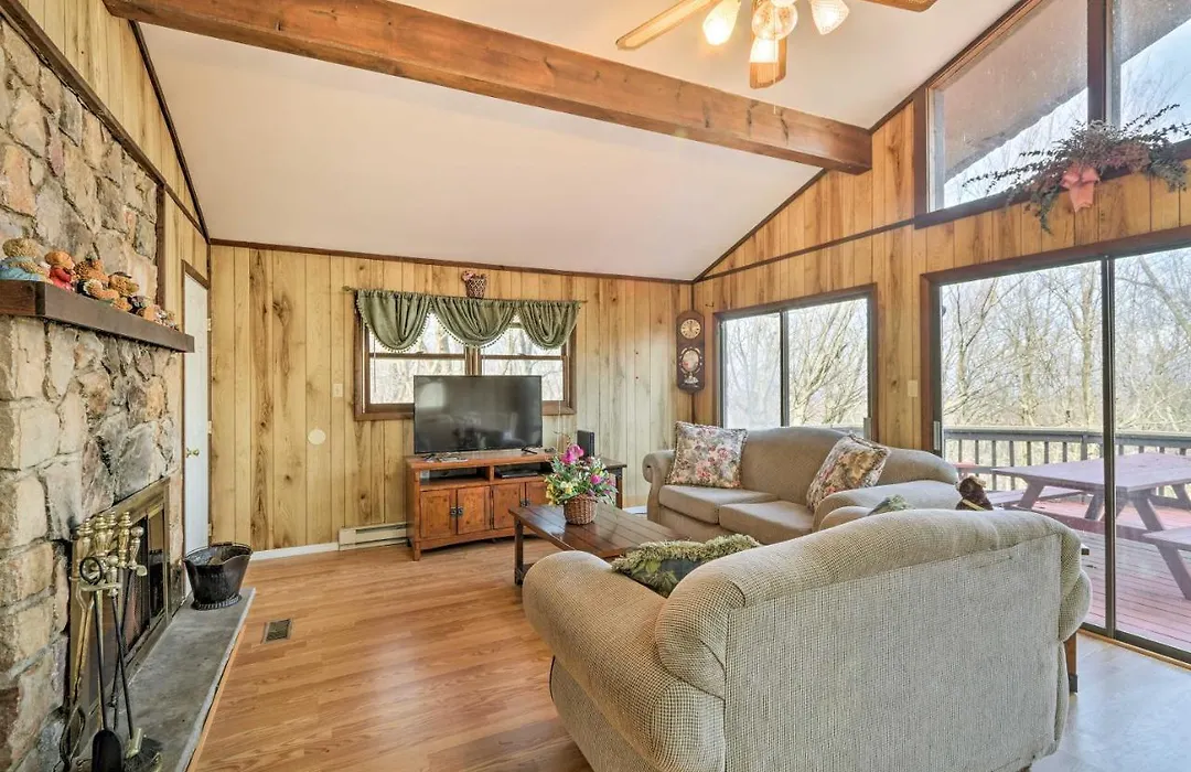 Lake Harmony Haven With Private Hot Tub 3 Mi To Ski-1