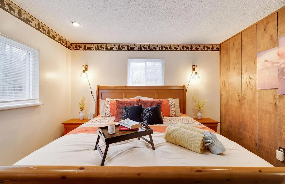 Woodland Escape-0.6Mile To Lake Beach Pet Friendly-1