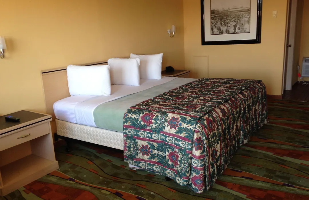 Super 8 By Wyndham Hazleton-1