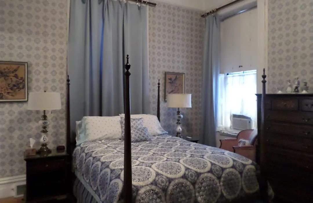 Hillard House Inn-1