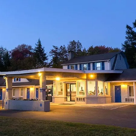 Pocono Night Lodge-2