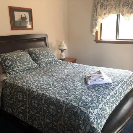 My Little Flagship Cabin-3