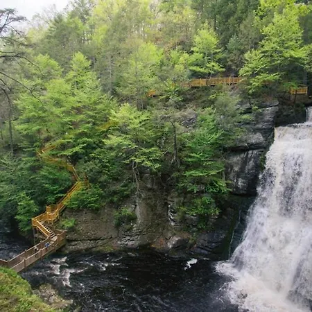 Entire 3 Bedroom Adventure Chalet, Near The Best Of The Poconos-3