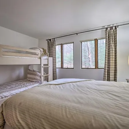 Cozy Lake Harmony Townhome Between 2 Lakes!-2