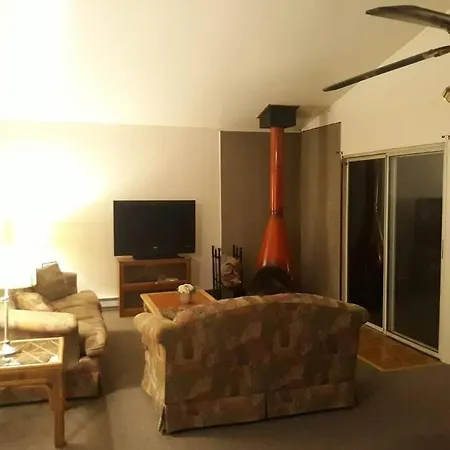 Clubhouse Lakeview Chalet-3