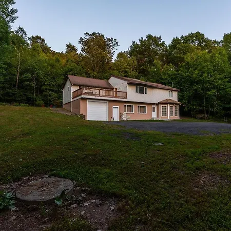Epic Poconos Farmhouse With Game Room, Nearby Ski, Lake Wally - Sleeps 18!-2