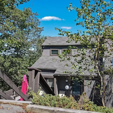 Cozy Modern Camelback House-2