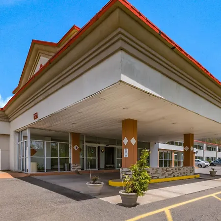 Red Carpet Inn & Suites-2