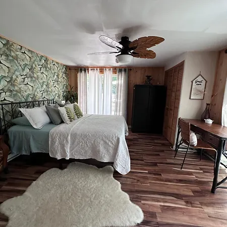 Peaceful Gateway To Island Creek Cottage-3