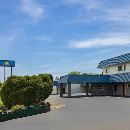 Days Inn By Wyndham Moosic-3