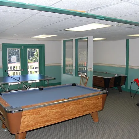 Scotrun Camping Resort Loft Park Model 11-2