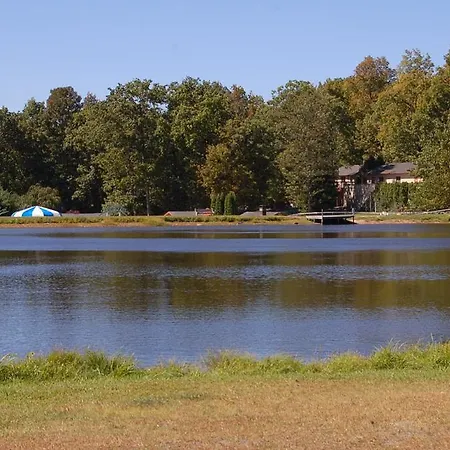 Scotrun Camping Resort Deluxe Park Model 4-2