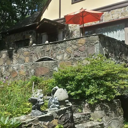 Maurrocks - A Pocono Mountains B&B-3